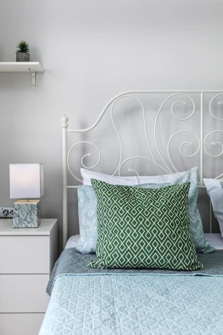 Best Location 3 Bedroom Apartment With View Tesalonika Bagian luar foto