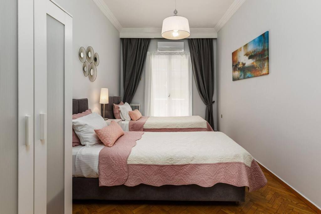 Best Location 3 Bedroom Apartment With View Tesalonika Bagian luar foto