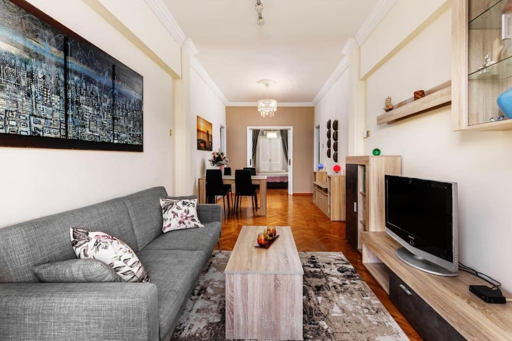 Best Location 3 Bedroom Apartment With View Tesalonika Bagian luar foto