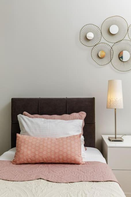 Best Location 3 Bedroom Apartment With View Tesalonika Bagian luar foto